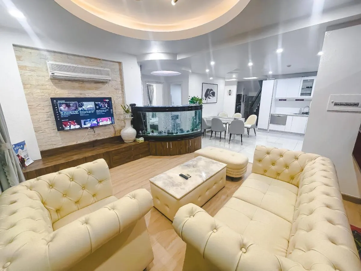 White Penthouse-Rooftop Pool Private -Central City Ho Chi Minh City