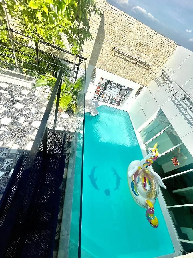 White Penthouse-Rooftop Pool Private -Central City Ho Chi Minh City Apartment