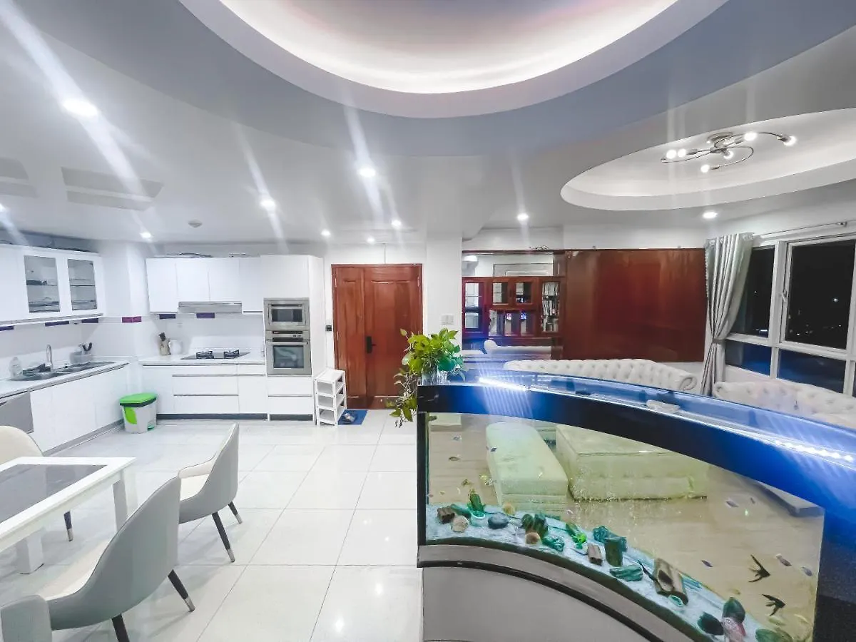 White Penthouse-Rooftop Pool Private -Central City Ho Chi Minh City 0*,