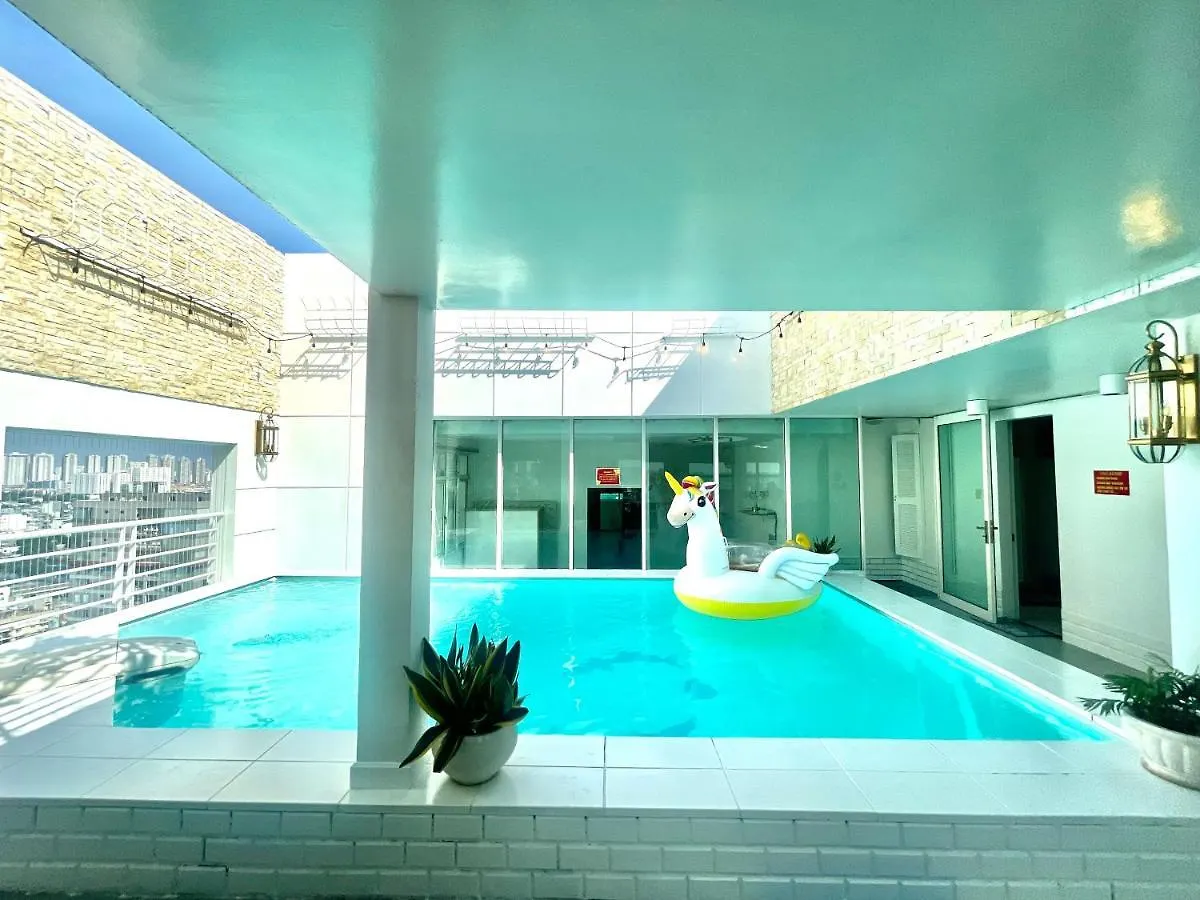 White Penthouse-Rooftop Pool Private -Central City Ho Chi Minh City 0*,  Vietnam