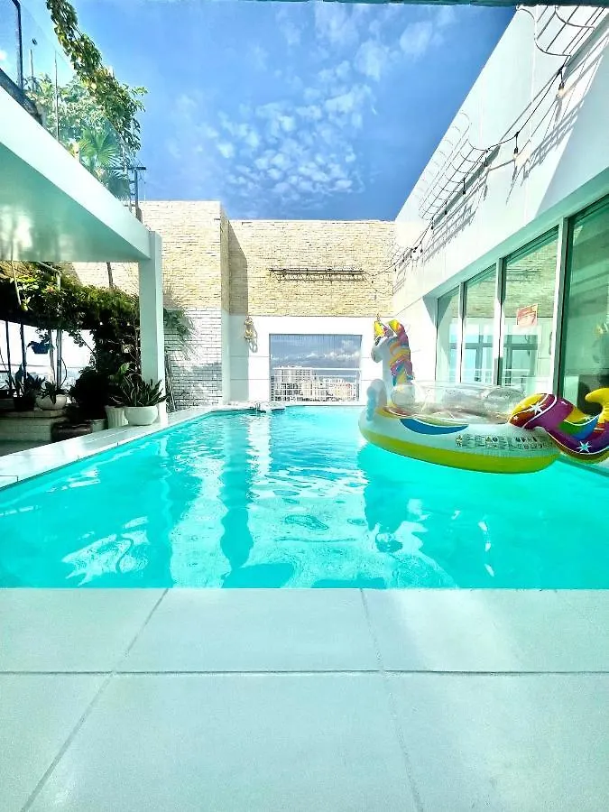 White Penthouse-Rooftop Pool Private -Central City Ho Chi Minh City