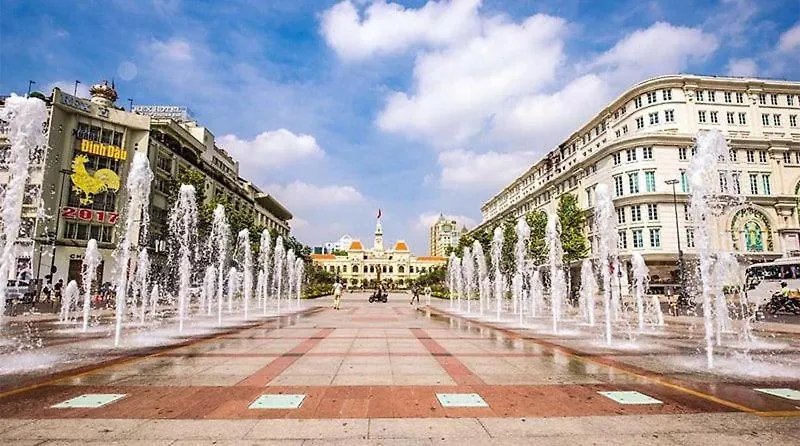 White Penthouse-Rooftop Pool Private -Central City Ho Chi Minh City 0*,