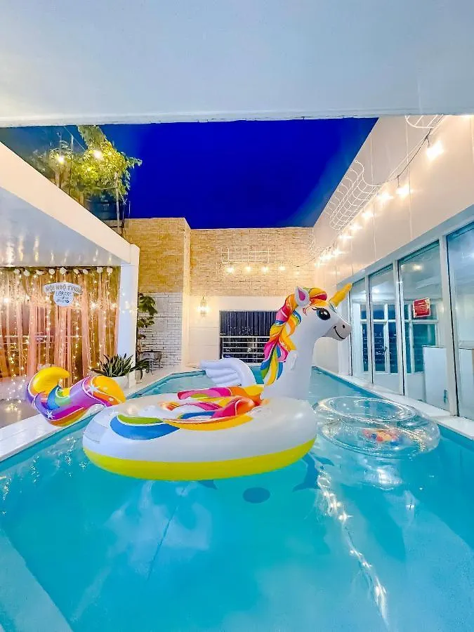 White Penthouse-Rooftop Pool Private -Central City Ho Chi Minh City