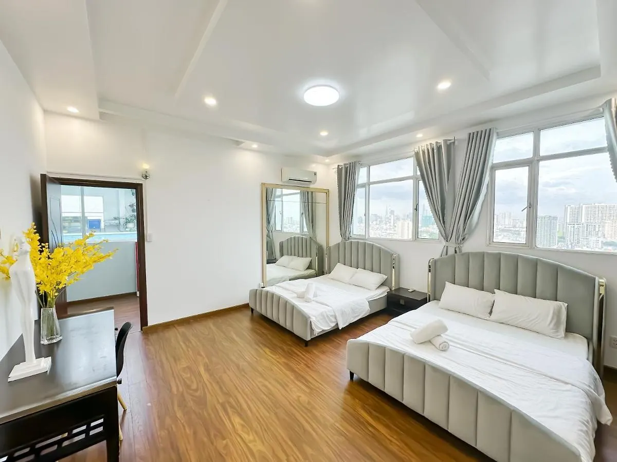 White Penthouse-Rooftop Pool Private -Central City Ho Chi Minh City