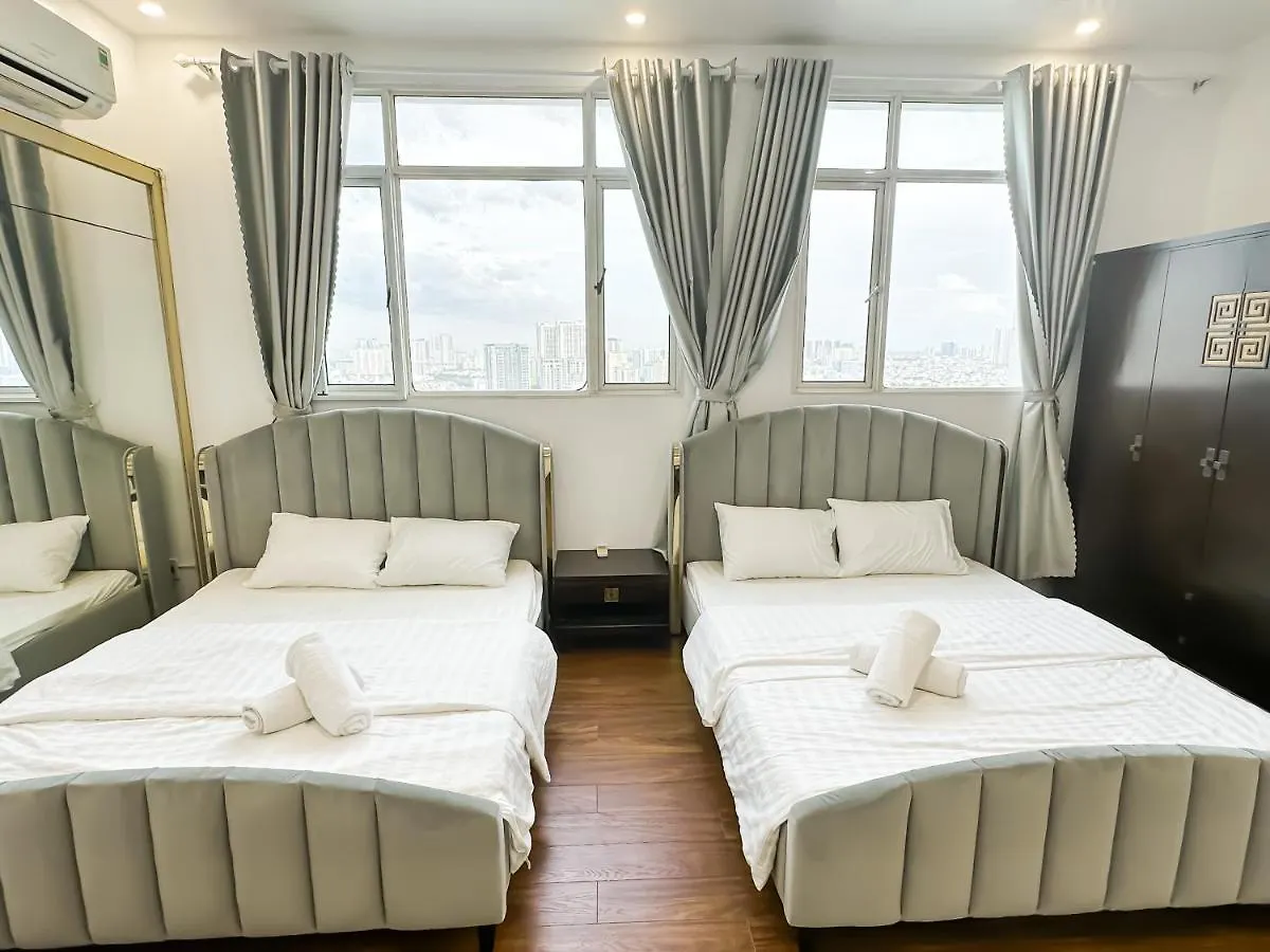 White Penthouse-Rooftop Pool Private -Central City Ho Chi Minh City