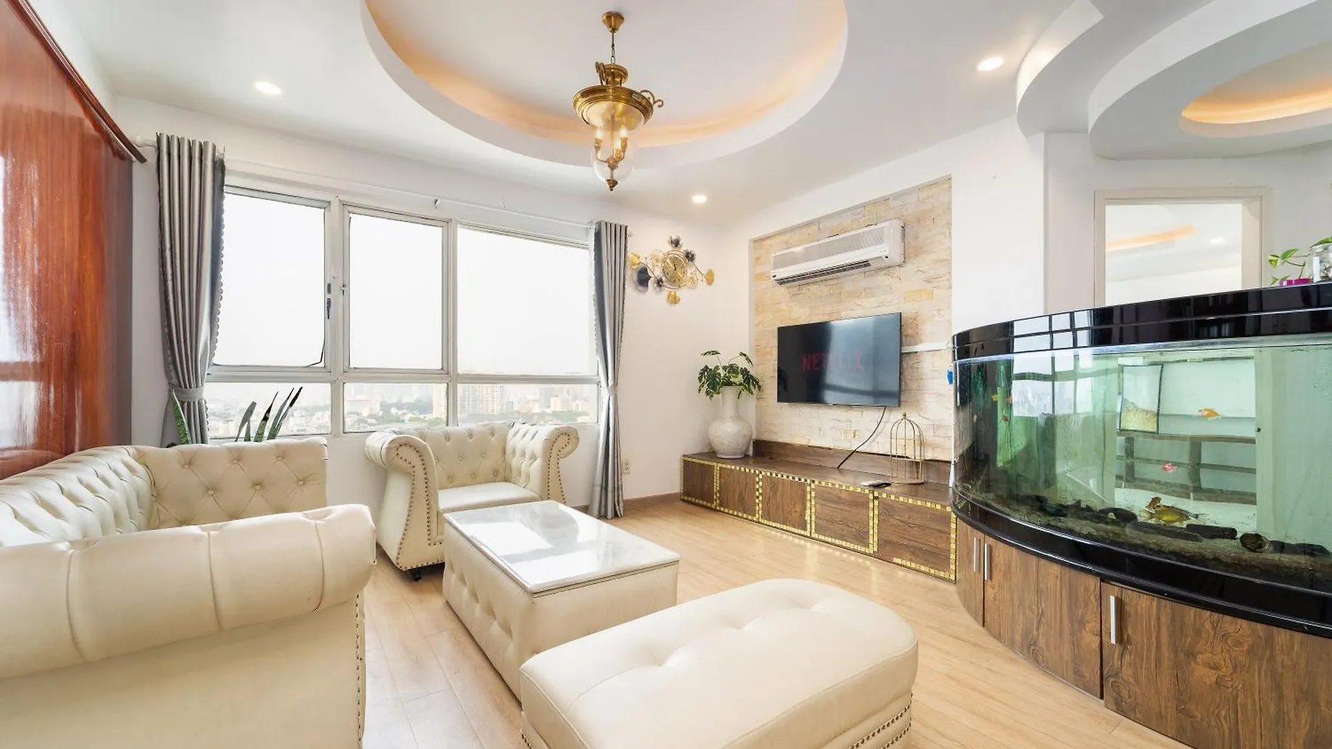 Apartment White Penthouse-Rooftop Pool Private -Central City Ho Chi Minh City Vietnam