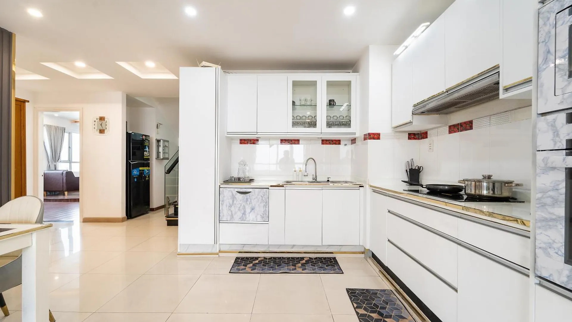 Apartment White Penthouse-Rooftop Pool Private -Central City Ho Chi Minh City Vietnam