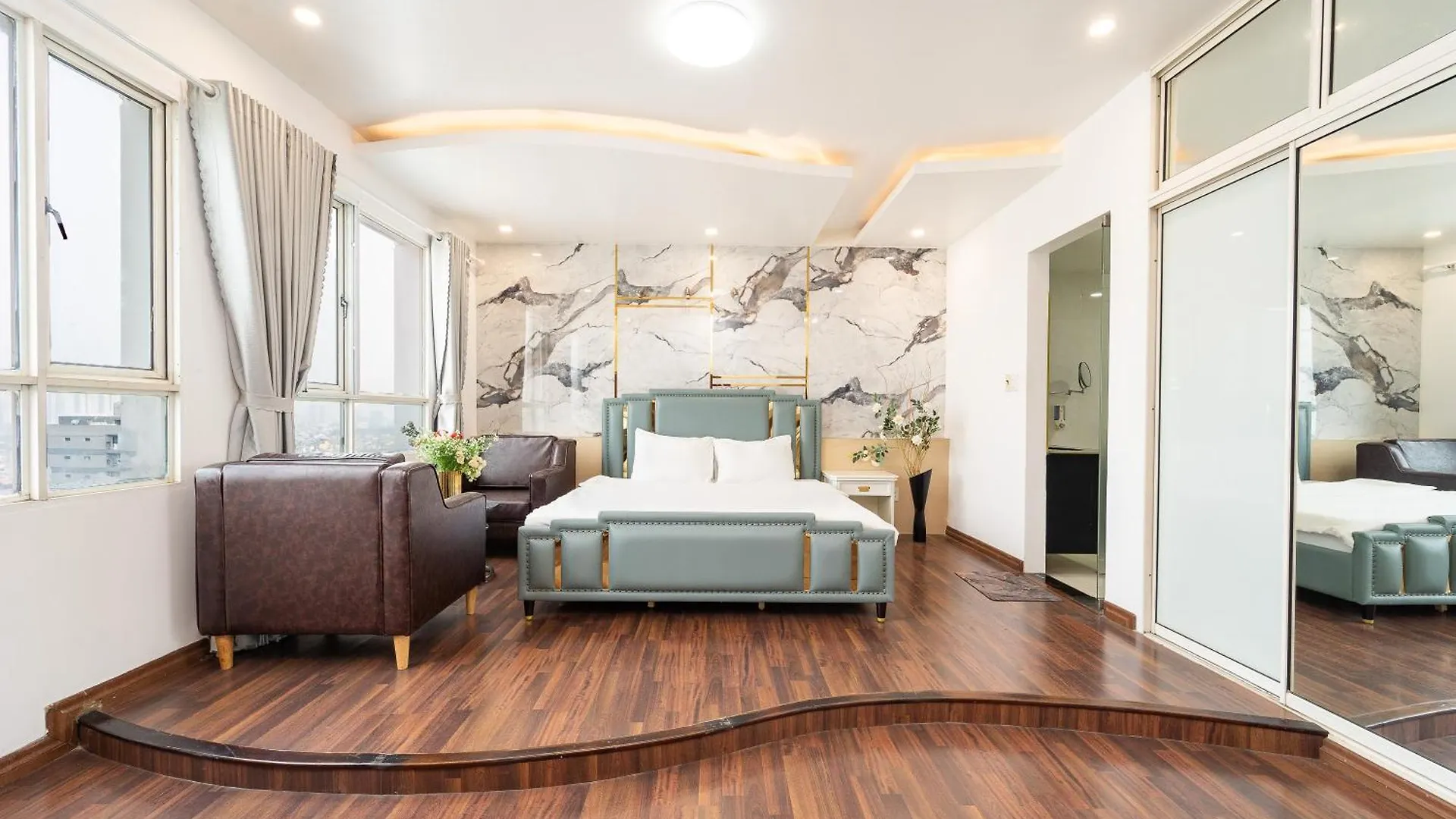 Apartment White Penthouse-Rooftop Pool Private -Central City Ho Chi Minh City