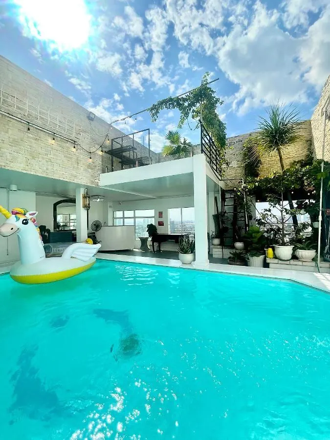 White Penthouse-Rooftop Pool Private -Central City Ho Chi Minh City Apartment