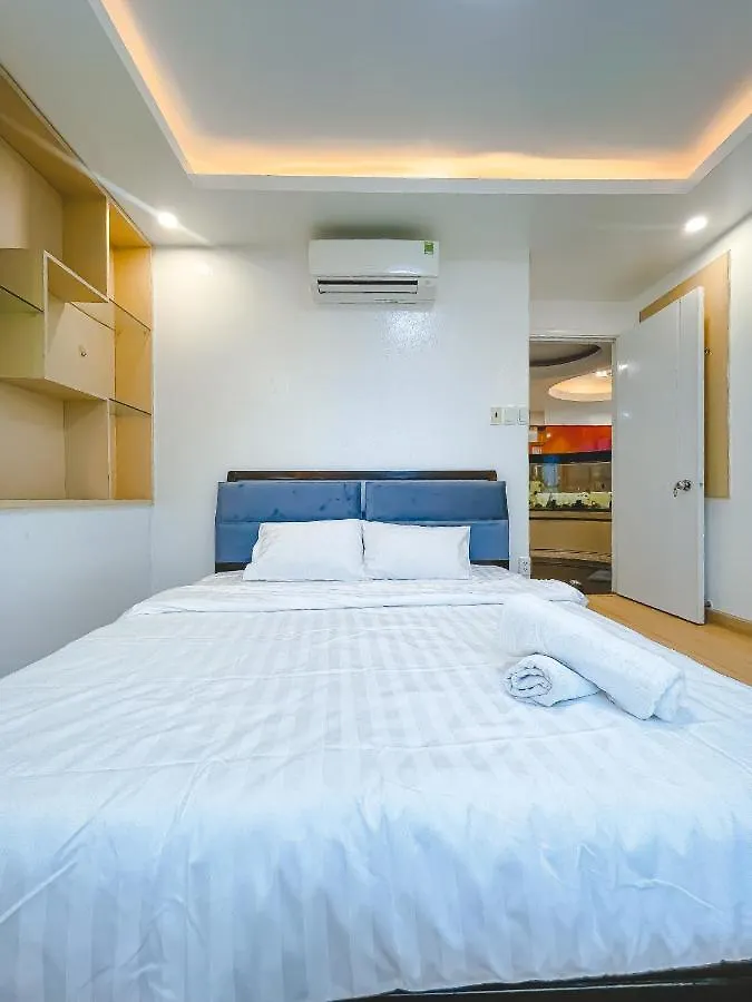 White Penthouse-Rooftop Pool Private -Central City Ho Chi Minh City 0*,